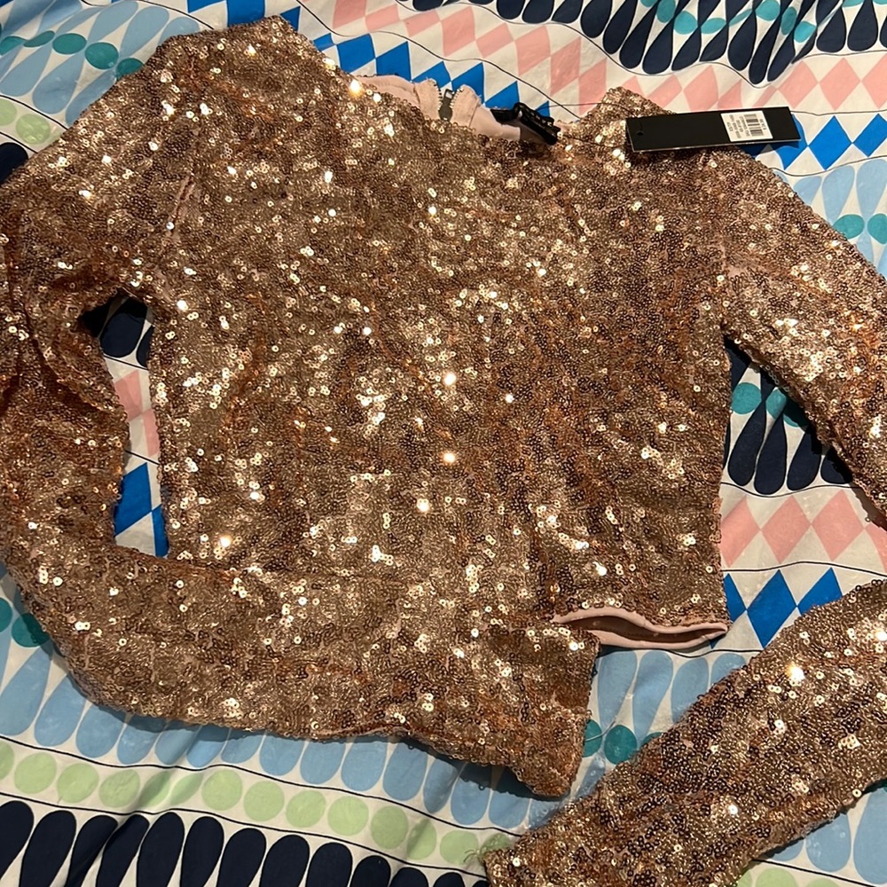 Sequins just I'm for the holidays! Long sleeve sequin crop